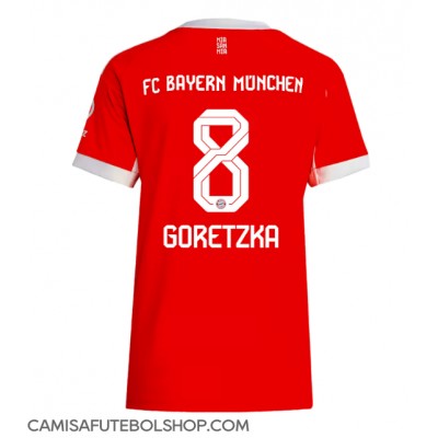 Camisa de time de futebol Bayern Munich Leon Goretzka #8 Replicas 1º Equipamento Feminina 2025-26 Manga Curta Camisa de time de futebol Bayern Munich Leon Goretzka #8 Replicas 1º Equipamento Feminina 2025-26 Manga Curta